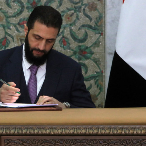 Ahmad al-Shareh semnează declarația constituțională pentru Siria