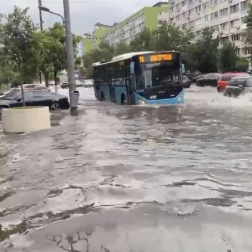 Furtuna devastatoare în București, un semnal de alarmă pentru schimbările climatice