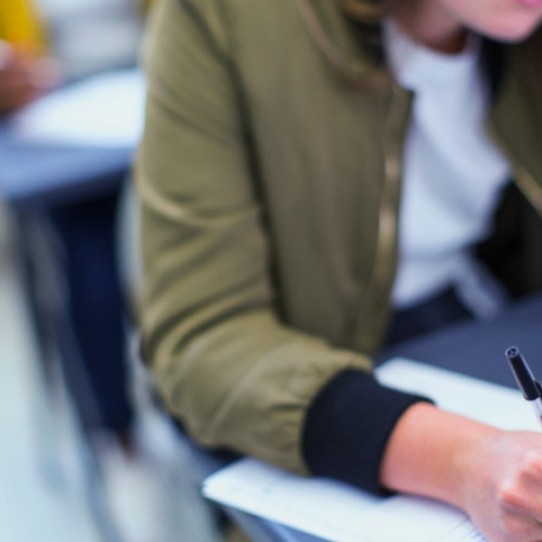 Start proba la bacalaureat 2025: elevii susțin proba de istorie și limba română