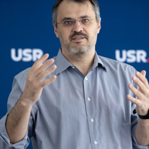 Usr-istul Cristian Ghinea dezminte &quot;stenogramele&quot; apărute în discuții despre negocierile pentru guvernare