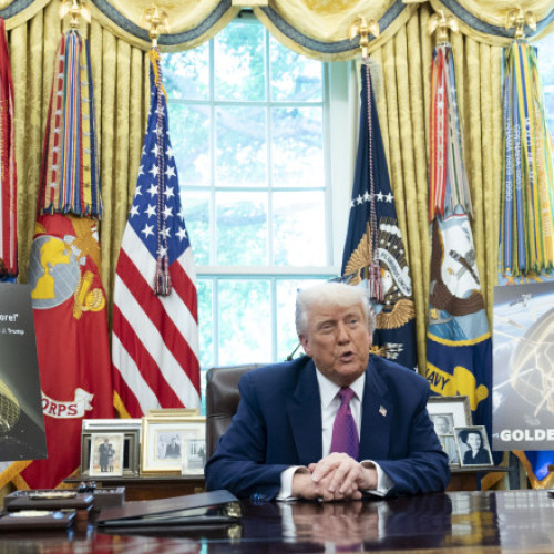 Donald Trump a raportat venituri de peste 600 de milioane de dolari din criptomonede, cluburi de golf și alte afaceri, relatează digi24.ro. Potrivit unei declarații financiare publicate de fostul președinte al Statelor Unite, aceste venituri reflectă situația sa financiară pentru anul 2024 și arată că investițiile în criptomonede i-au crescut considerable averea.