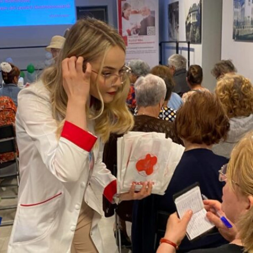 FOTO / „Sănătate pentru seniori”, campanie de informare și sprijin auditiv la Centrul „Iazul Morilor”