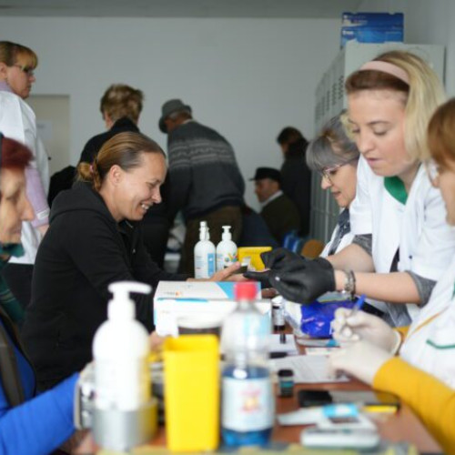 Controale medicale gratuite pentru locuitorii din Cătina