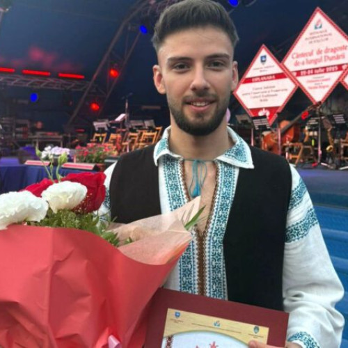 FOTO | Student la „Robotică”, premiat la Festivalul Internațional „Cântecul de dragoste de-a lungul Dunării”