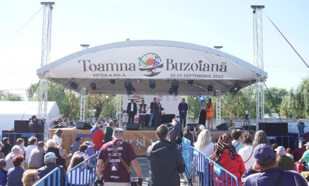 Târgul Toamnei de la Buzău, la cea de-a XIX-a ediție, unește tradiții cu gastronomia locale
