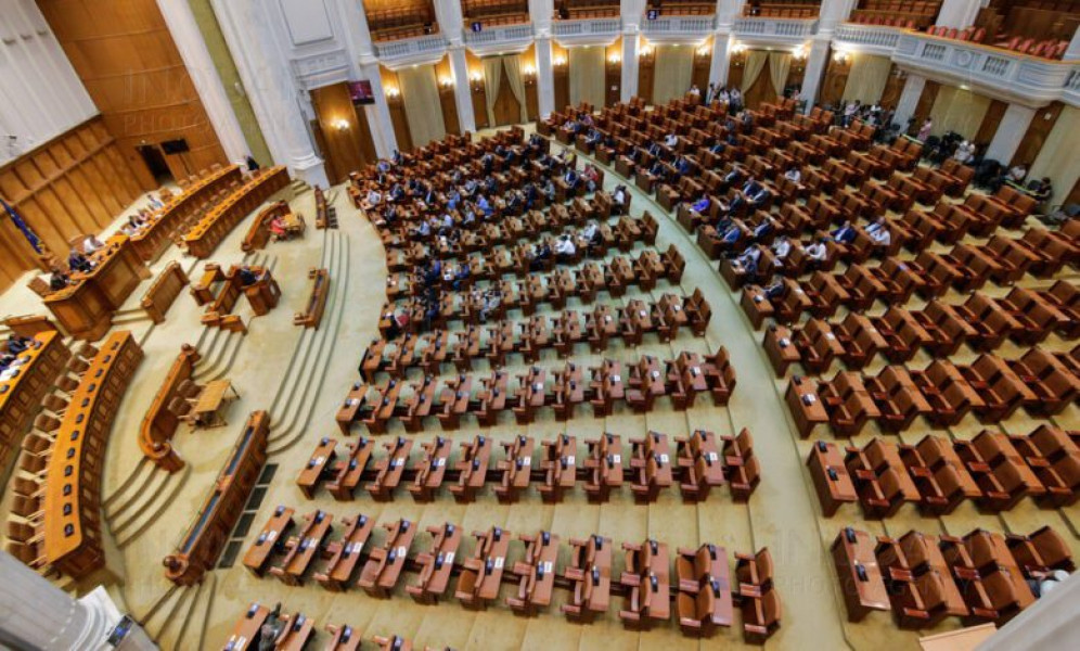 Parlamentul dezbate moțiunile de cenzură în contextul celui de-al doilea pachet de reforme