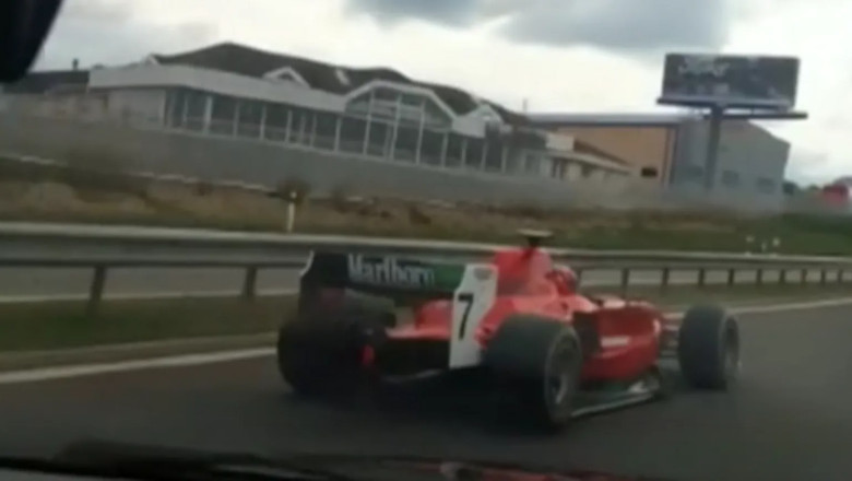 Foto „Șoferul fantomă” al unei mașini tip Formula 1, identificat în sfârșit de polițiștii cehi: bolidul alerga pe autostrăzi din 2019