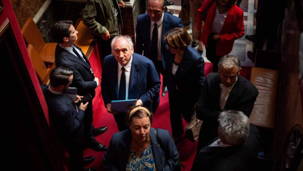 Guvernul francez condus de François Bayrou pierde votul de încredere