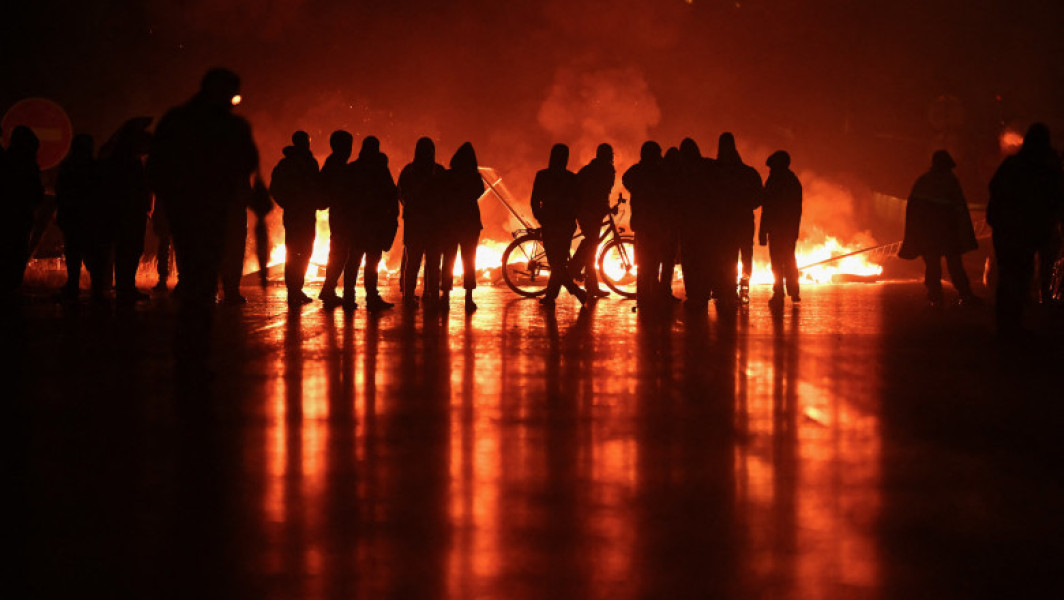 Peste 180.000 de oameni protestează în Franța împotriva austerității