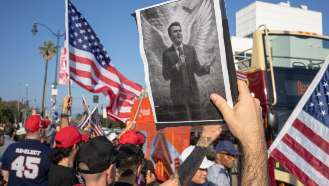 Un grup anonim creează o bază de date cu susținătorii morții activistului Charlie Kirk